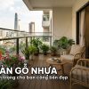 Mẫu ban công chung cư hiện đại với sàn gỗ nhựa ngoài trời màu nâu ấm áp