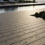 So sánh Sàn Gỗ Tự Nhiên và Sàn Gỗ Nhựa (WPC) Ngoài Trời: Chọn Loại Nào Cho Không Gian Của Bạn?